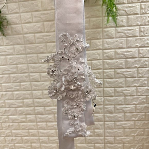 White Satin Bridal Belt with Floral and Rhinestone Details for Wedding Dress